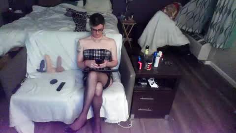 Jenna Cross online show from March 18, 12:56 am