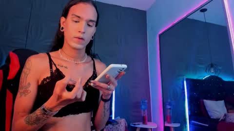 Snapshot of joaisaza chatting on February 22, 7:01 am Joa Isaza     online show from February 22, 7:01 am