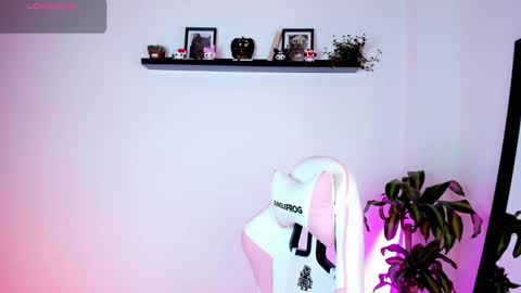 Kali Ka Please help me with your thumbs up its important   dont forget my birthday on October 26 online show from September 27, 6:06 pm