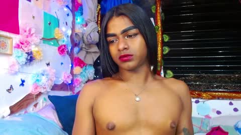 Snapshot of karly_coffe chatting on January 1, 2:51 am KARLY.  online show from January 1, 2:51 am