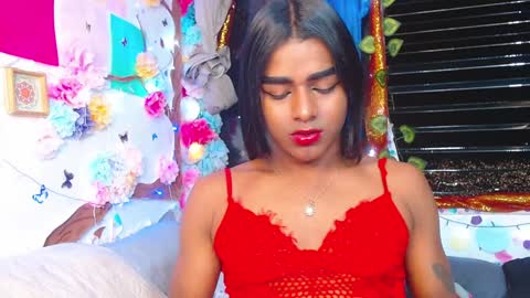 Snapshot of karly_coffe chatting on January 14, 1:58 am KARLY.  online show from January 14, 1:58 am