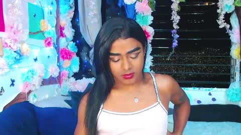 Snapshot of karly_coffe chatting on March 10, 7:44 am KARLY.  online show from March 10, 7:44 am