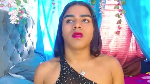 Snapshot of karly_coffe chatting on October 3, 12:16 pm KARLY.  online show from October 3, 12:16 pm