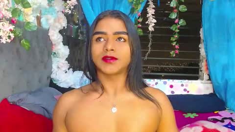 Snapshot of karly_coffe chatting on October 5, 8:04 am KARLY.  online show from October 5, 8:04 am