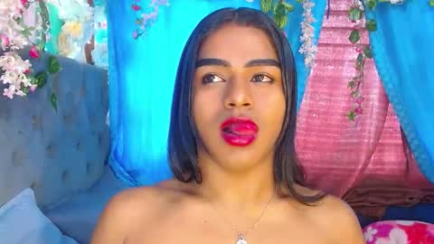 Snapshot of karly_coffe chatting on October 6, 11:54 am KARLY.  online show from October 6, 11:54 am