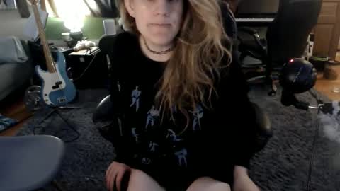 Katie online show from May 1, 3:55 am