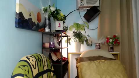 katrinetrixie online show from June 7, 1:13 am
