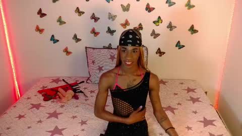 kendallgil online show from January 24, 12:10 am