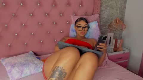 Khelany Isyy  online show from October 28, 2:37 pm