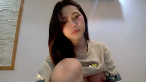 KIRA online show from September 11, 10:51 pm