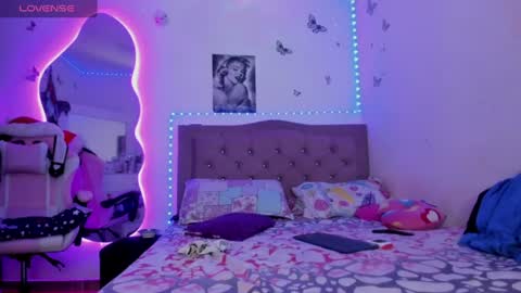 kisses_of_daniela online show from June 10, 12:21 am