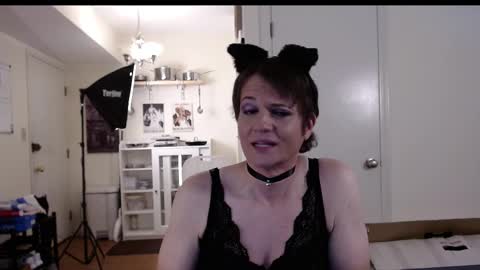 Cait online show from November 9, 2:12 am