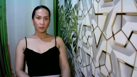 kyutshyne online show from April 21, 2:26 am