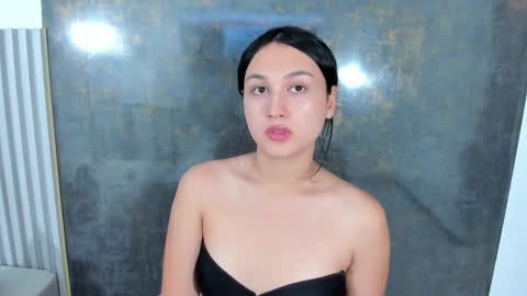 Lana online show from November 9, 9:15 pm