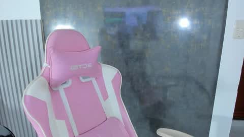 Lana online show from March 21, 5:51 pm