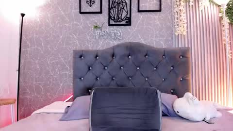 lana_gill online show from April 24, 7:06 pm