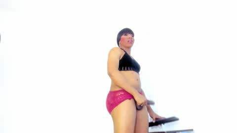 latinebonyts online show from February 10, 11:23 pm