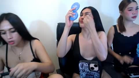 laura_parker69 online show from May 2, 6:51 am