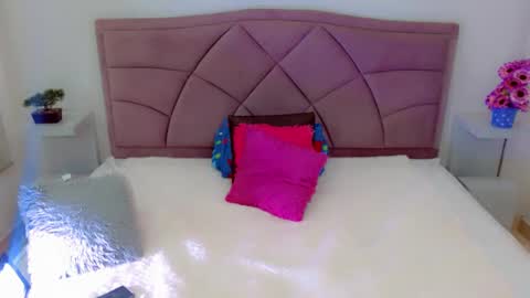 Laura online show from January 17, 4:06 am