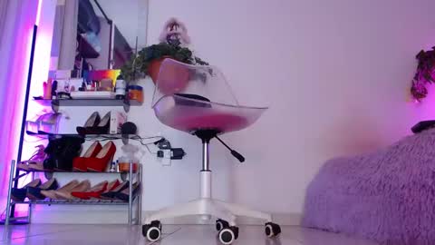 Cristina online show from March 28, 2:13 am