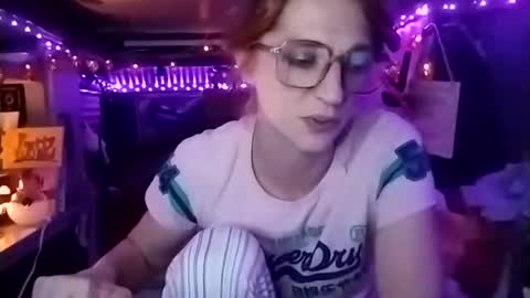 Snapshot of lesleygumgrass chatting on October 22, 11:08 pm LesleyGumGrass- The Boring Trans girl online show from October 22, 11:08 pm