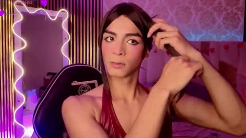  LIHIAN  online show from March 3, 12:45 pm