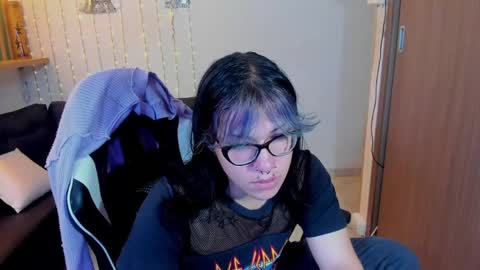 lilith  online show from April 11, 3:15 pm