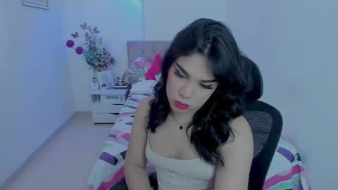 Snapshot of linda_zaam8386 chatting on March 11, 6:08 pm   online show from March 11, 6:08 pm
