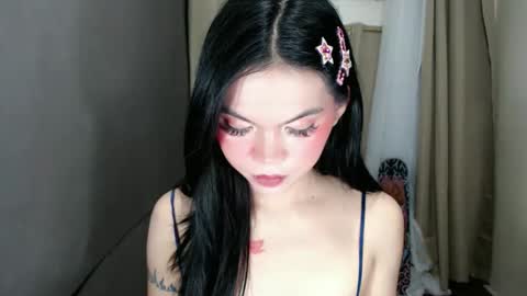 littlelace_ online show from April 21, 1:42 am