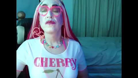 Lizi Chery Strawbery online show from April 20, 9:00 am