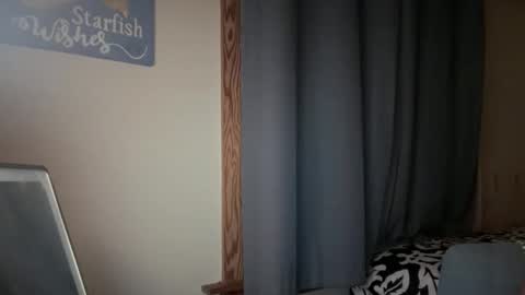 Snapshot of lizpurrxxx chatting on October 22, 3:25 pm Liz Purr online show from October 22, 3:25 pm