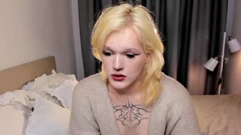 lollita online show from April 23, 10:56 am