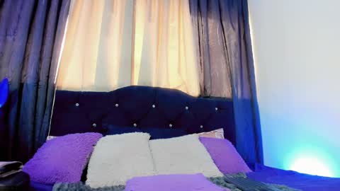 lesly lorena online show from April 7, 7:15 pm