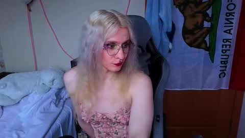 Lori -----------------------------------    online show from March 19, 3:12 pm