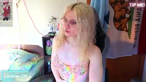 Lori -----------------------------------    online show from April 9, 2:23 pm