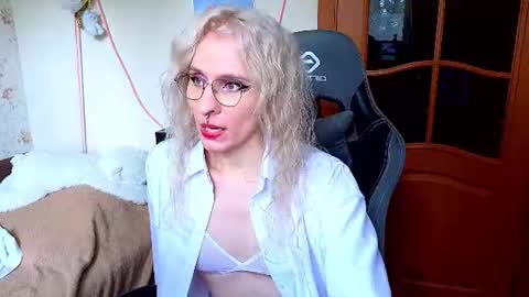 Lori -----------------------------------    online show from July 22, 1:37 pm