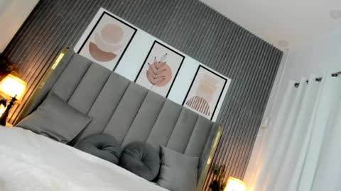 Snapshot of louiseelizabeth chatting on December 25, 2:56 pm samantha online show from December 25, 2:56 pm