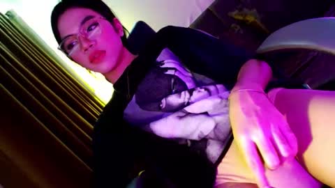 Seren online show from March 25, 3:01 am