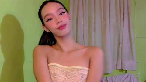 lovely_nephi_intown online show from March 4, 4:00 pm