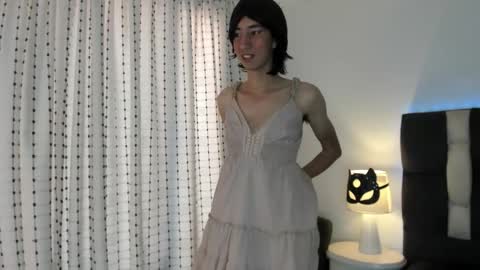 loverisu online show from October 3, 8:20 pm