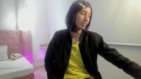 loverisu online show from March 7, 11:55 pm