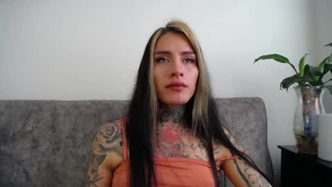 luciiana online show from April 10, 4:02 pm