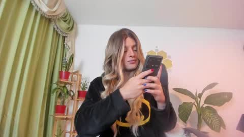 Luka Castillo online show from April 23, 4:09 am