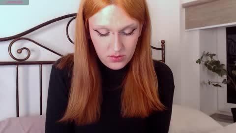 Luna give me a thumbs up please online show from February 3, 6:22 am