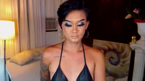 AdriannaFowks online show from April 11, 7:45 am