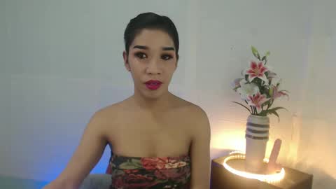 madalina1992 online show from February 9, 10:21 pm