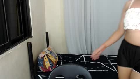 Snapshot of marikosue01 chatting on February 2, 2:56 pm marikosue online show from February 2, 2:56 pm