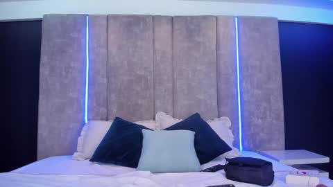 Maxi Rogers online show from April 21, 11:39 am