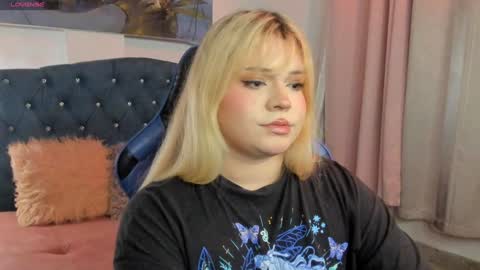 Maxine Minx online show from January 29, 2:30 am