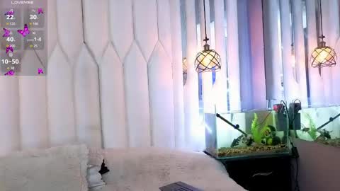 megan do santos online show from April 21, 1:42 am